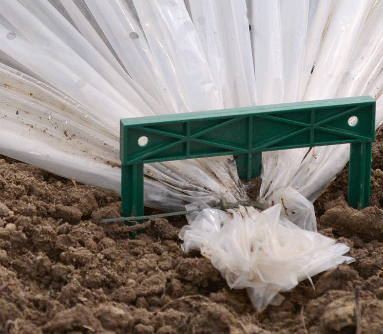 Lot de 4 griffes de fixation au sol