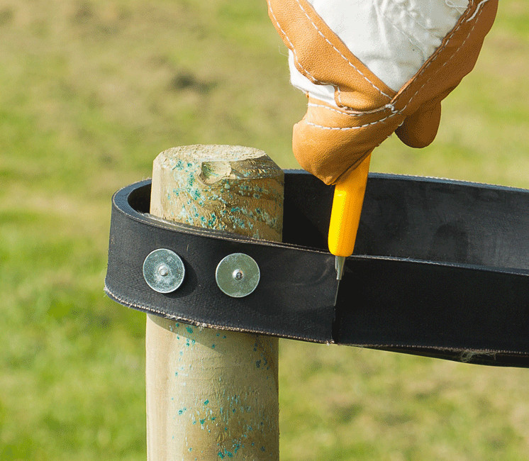 Collier de tuteurage à clouter