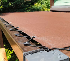 fixation toile d'ombrage perméable chocolat