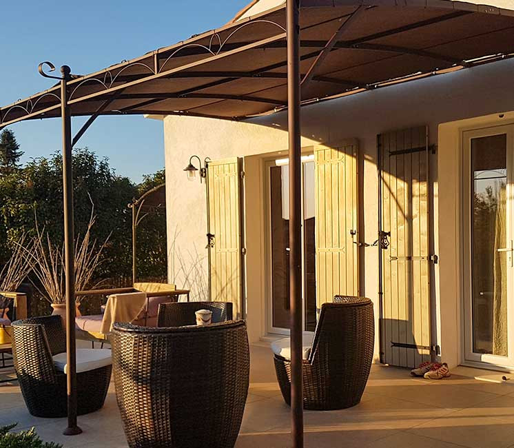 toile d'ombrage avec oeillets perméable chocolat