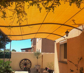 toile d'ombrage avec oeillets beige perméable