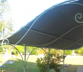 Toile d'ombrage pergola 4x4m imperméable avec œillets à poser sur une structure
