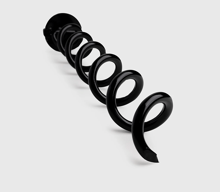 Tarière pour l'ancrage au sol du kit d'haubanage