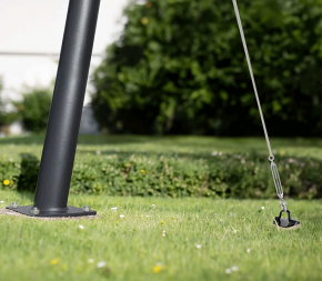 Tarière pour l'ancrage au sol du kit d'haubanage