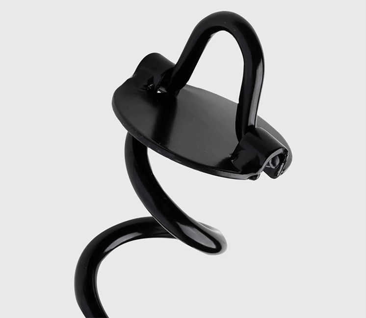 Tarière pour l'ancrage au sol du kit d'haubanage